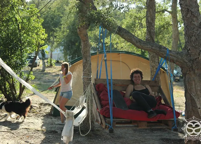 Progress Outdoor Surf Hostel *