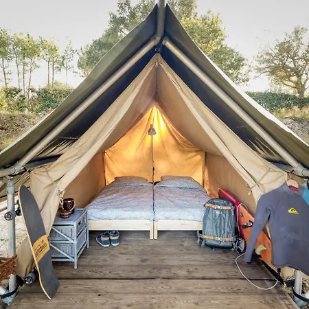 Progress Outdoor Surf Hostel