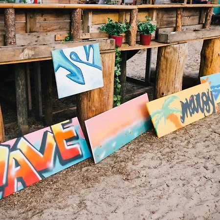 Progress Outdoor Surf Hostal *