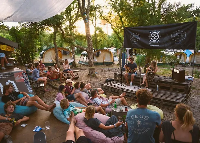 Progress Outdoor Surf אכסניה *