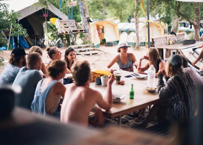 אכסניה Progress Outdoor Surf