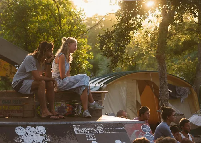 Progress Outdoor Surf מולייטס-אה-מא