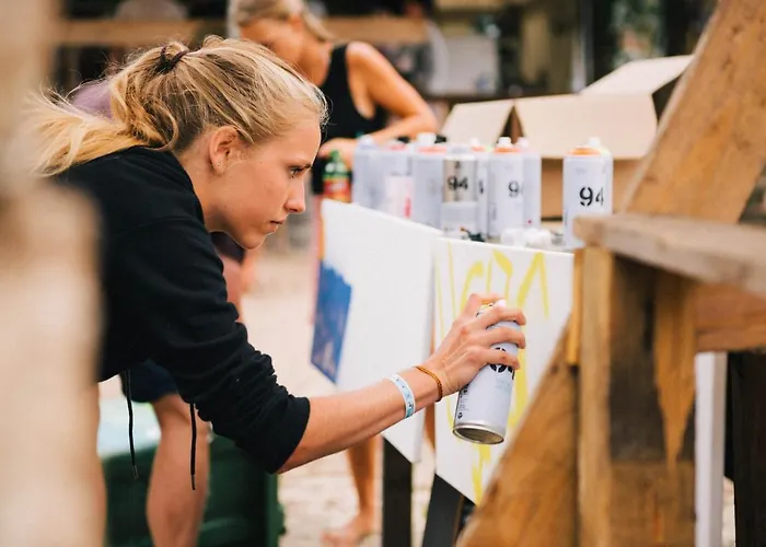 Progress Outdoor Surf אכסניה *